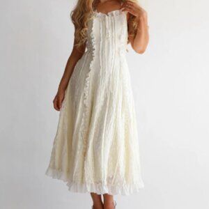 Wild Rose and Sparrow - The Ophelia Midi in Lily Lace